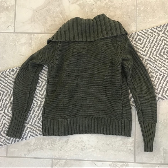 Old Navy Chunky Knit Sweater - Picture 2 of 3